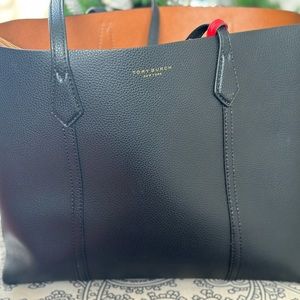 Large black Tory Burch bag. Good condition!